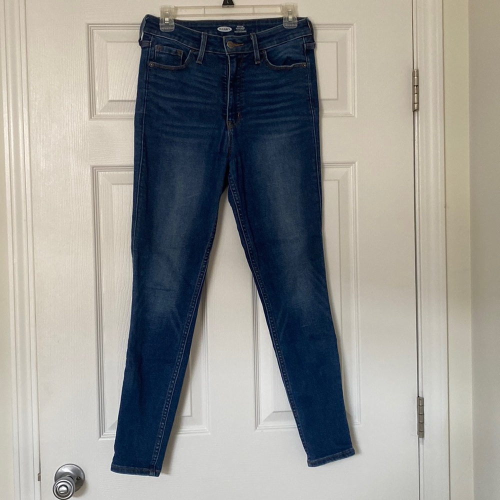 Old navy skinny jeans- size 8